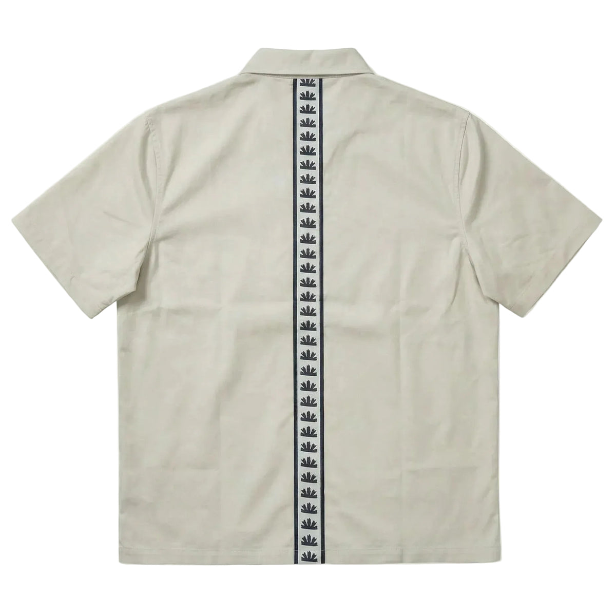Resortblouse met kraag en korte mouwen, rug met centrale decoratieve verticale band