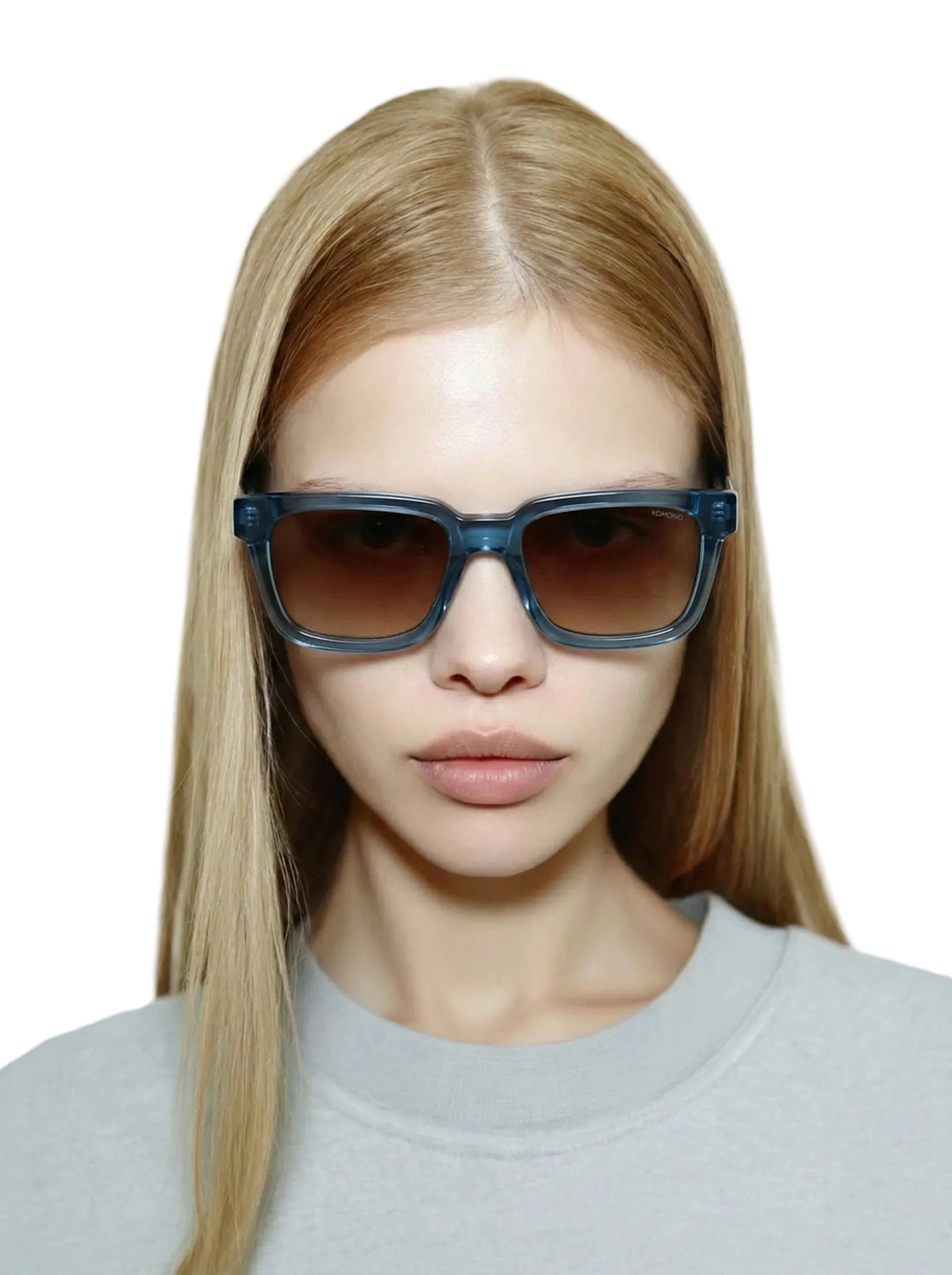 Blauwe zonnebril op gezicht met bruine glazen LAB10MENSWEAR.NL