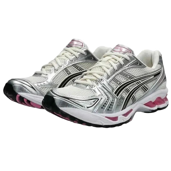 Zilverkleurige sneakers met gelamineerde overlays, roze tussenzool en veters
