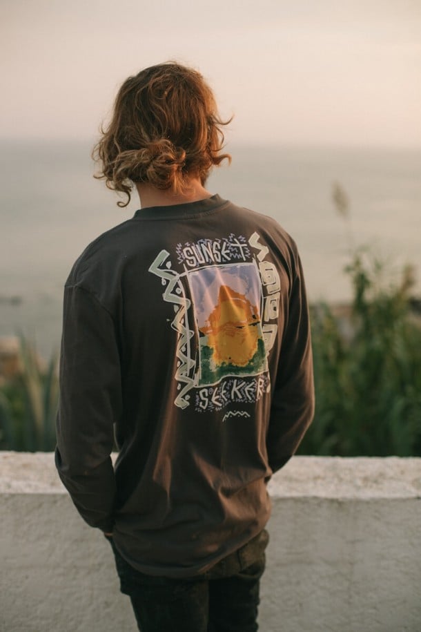 Sunset Seeker LongSleeve - Stone Grey - Surf.inc | LAB10STREETWEAR