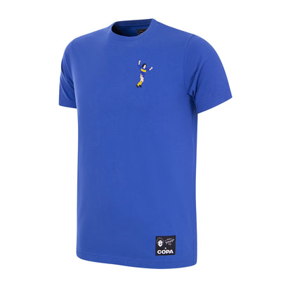 Blauwe T-shirt met klein geborduurd voetballogo en onderaan patch ‘Copa’.