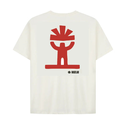 Off-white t-shirt met rode print op de achterkant