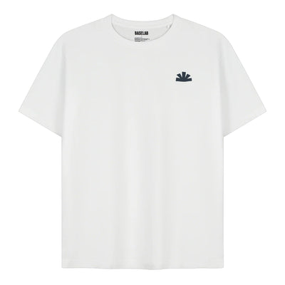 Off-white t-shirt met rode print op de achterkant