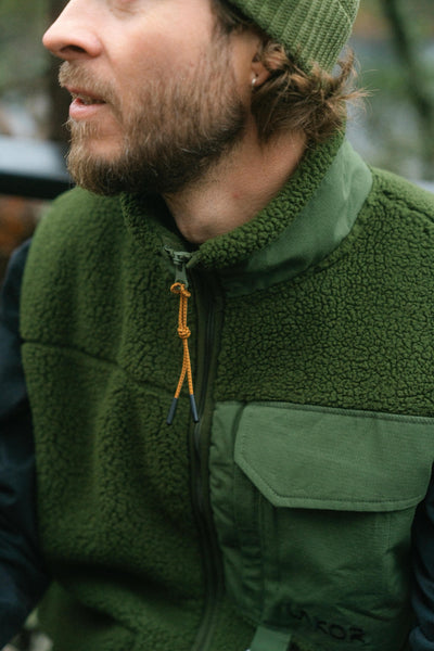 Lakor Bear Sherpa Vest - Riffle Green - lab10menswear.nl